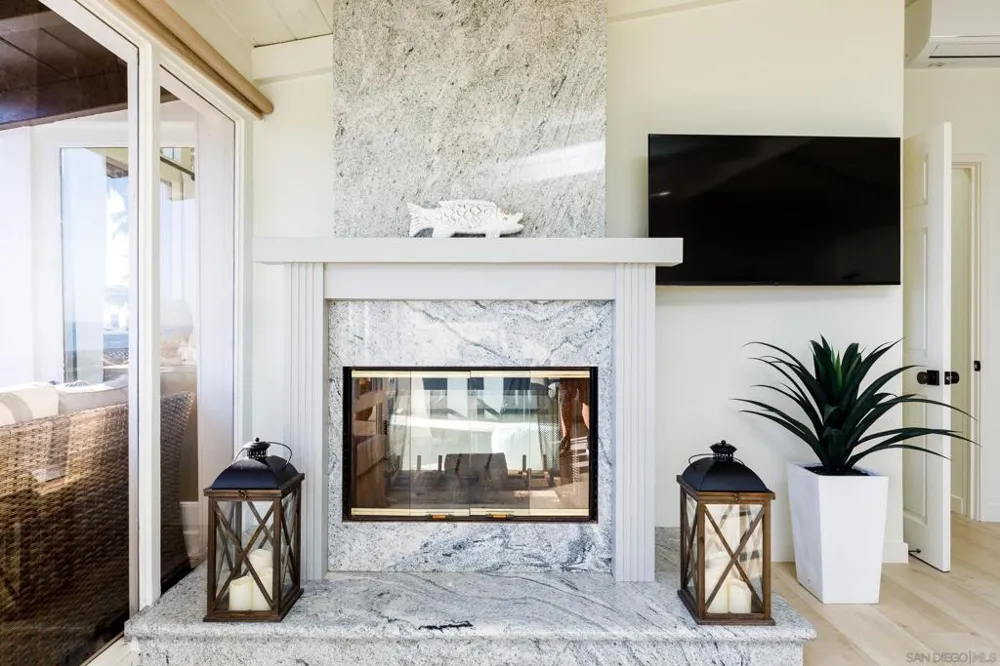 110 8th St Del Mar, CA 92014