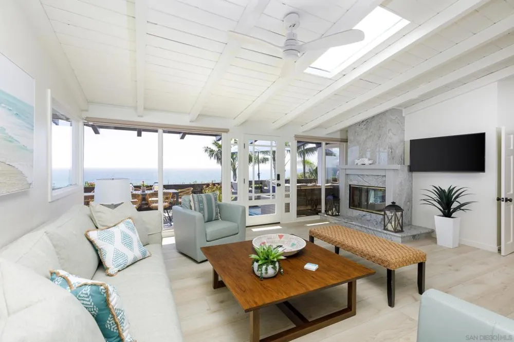 110 8th St Del Mar, CA 92014