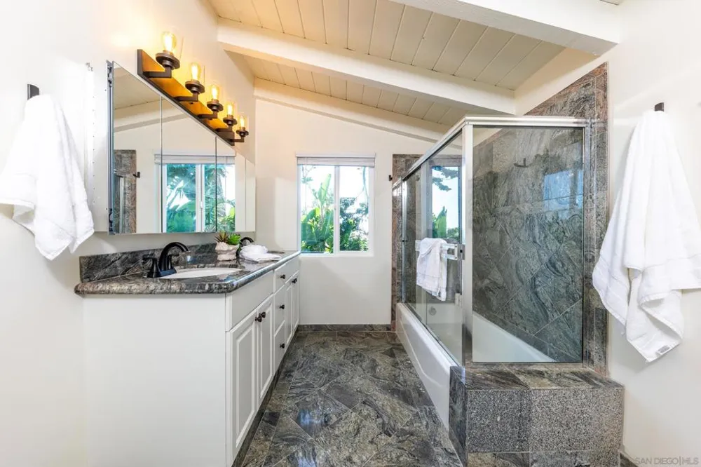 110 8th St Del Mar, CA 92014