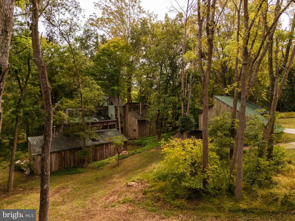 36 RABBIT RUN ROAD Malvern, PA 19355