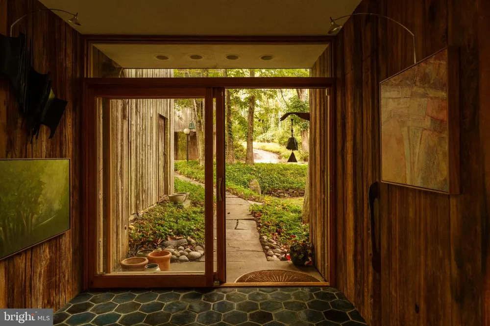 36 RABBIT RUN ROAD Malvern, PA 19355