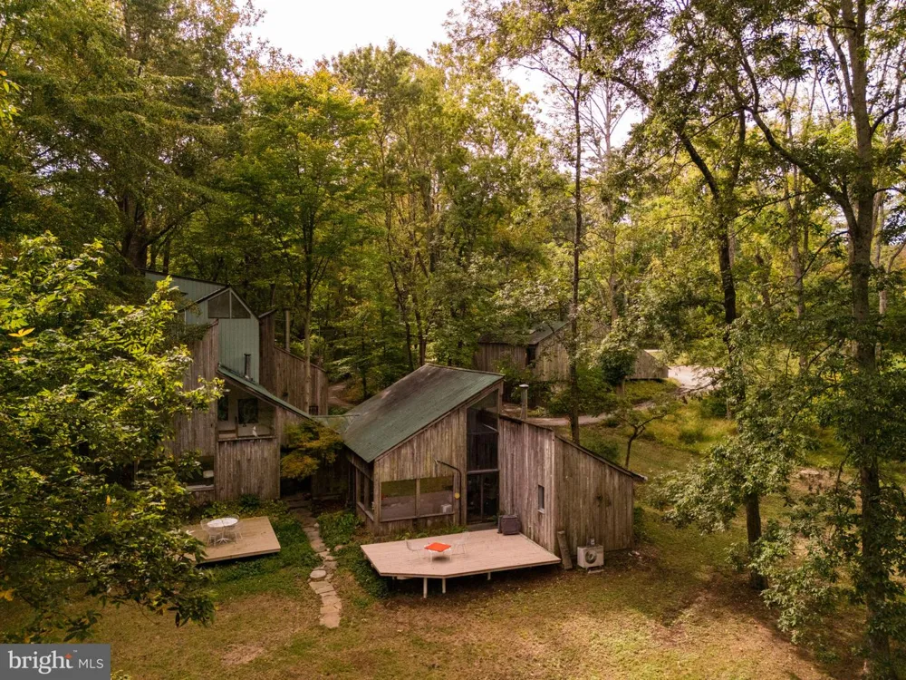 36 RABBIT RUN ROAD Malvern, PA 19355