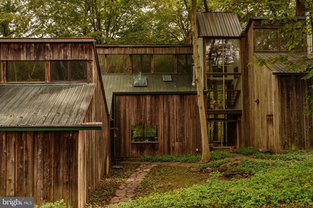 36 RABBIT RUN ROAD Malvern, PA 19355