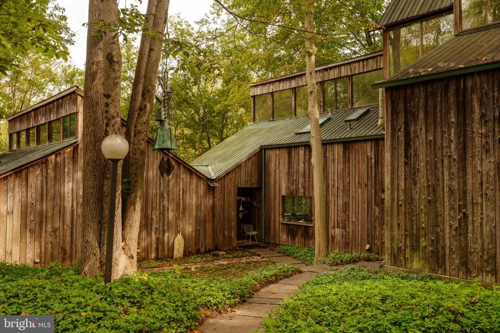36 RABBIT RUN ROAD Malvern, PA 19355