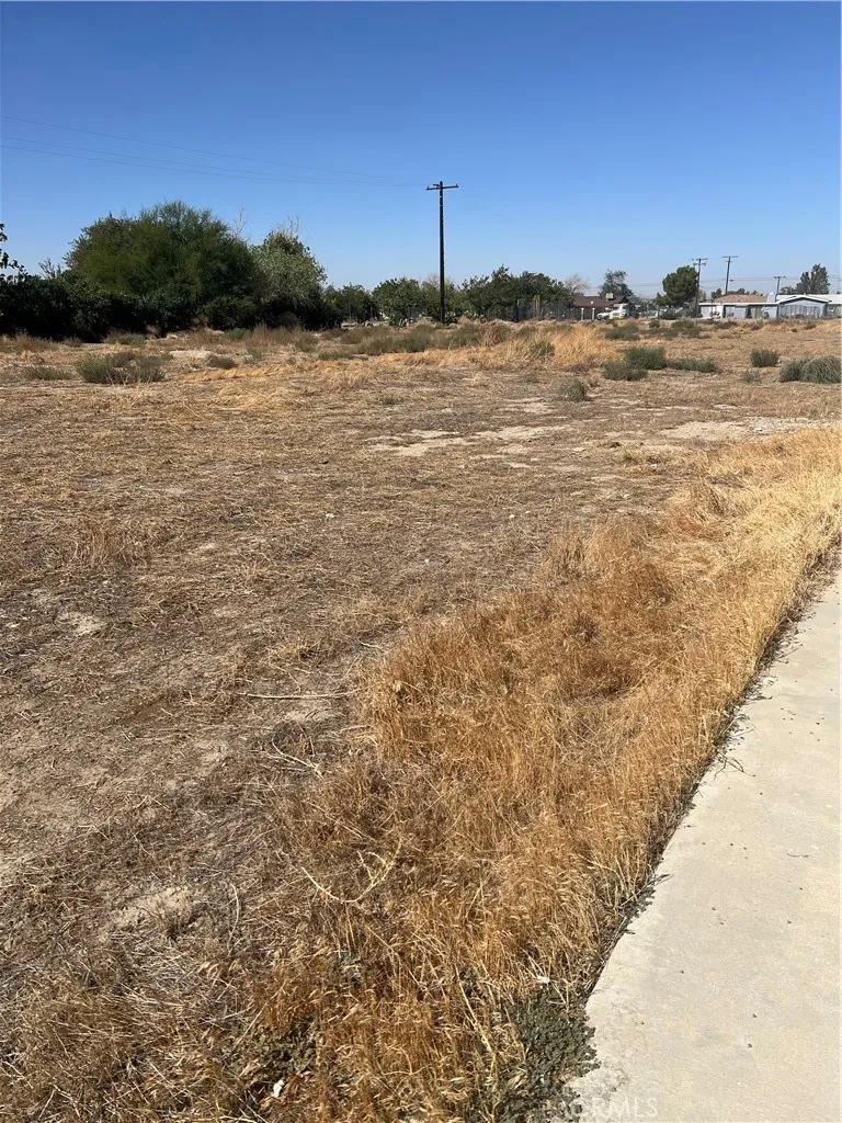 9241 E Avenue R14 Littlerock, CA 93543