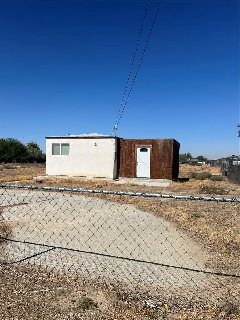 9241 E Avenue R14 Littlerock, CA 93543