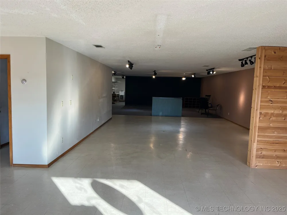 112 S Thornton Vian, OK 74962