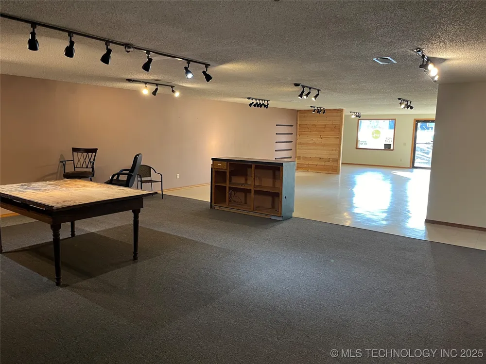 112 S Thornton Vian, OK 74962