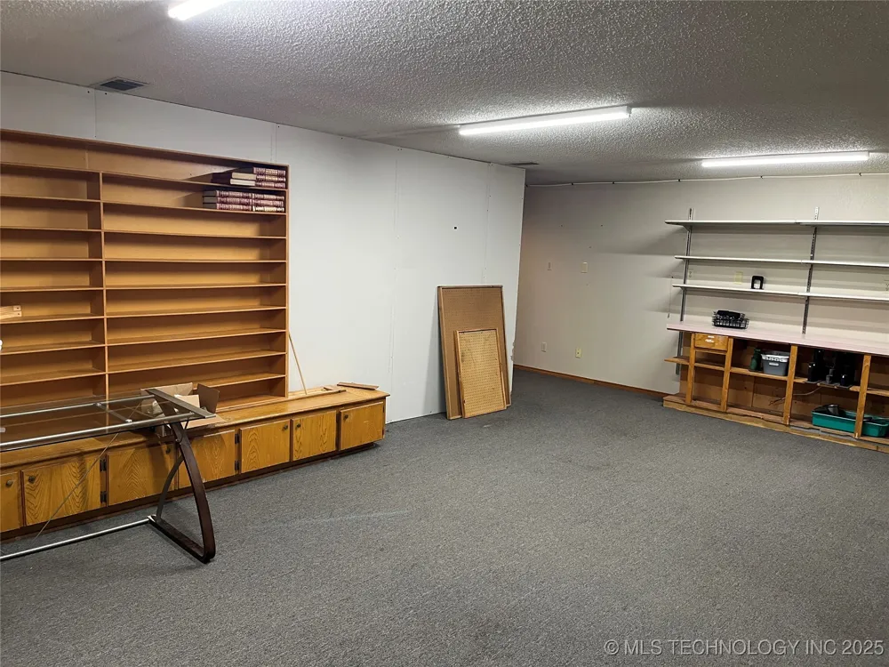 112 S Thornton Vian, OK 74962