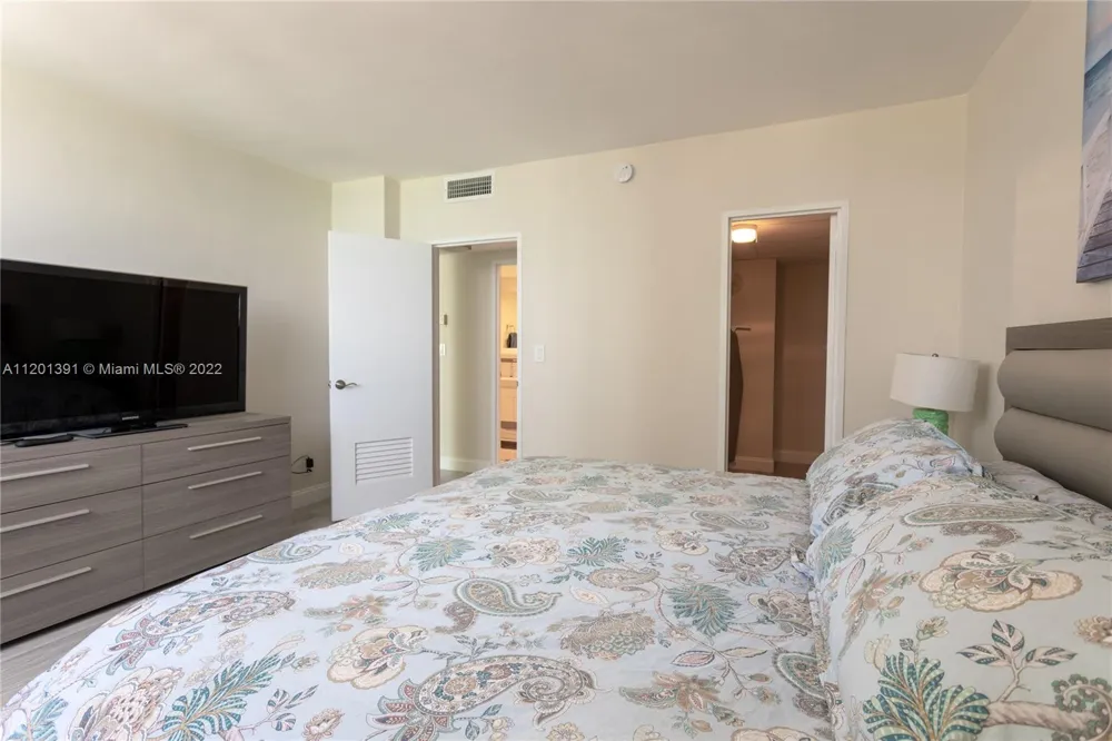 3901 S Ocean Dr #10M Hollywood, FL 33019