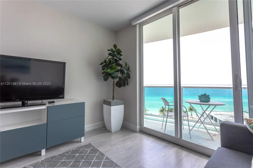 3901 S Ocean Dr #10M Hollywood, FL 33019