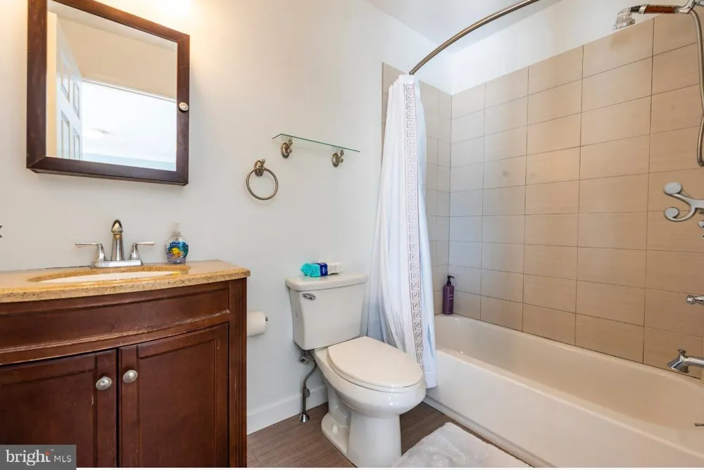 8526 GERMANTOWN AVENUE #2ND  FLOOR APARTMENT Philadelphia, PA 19118
