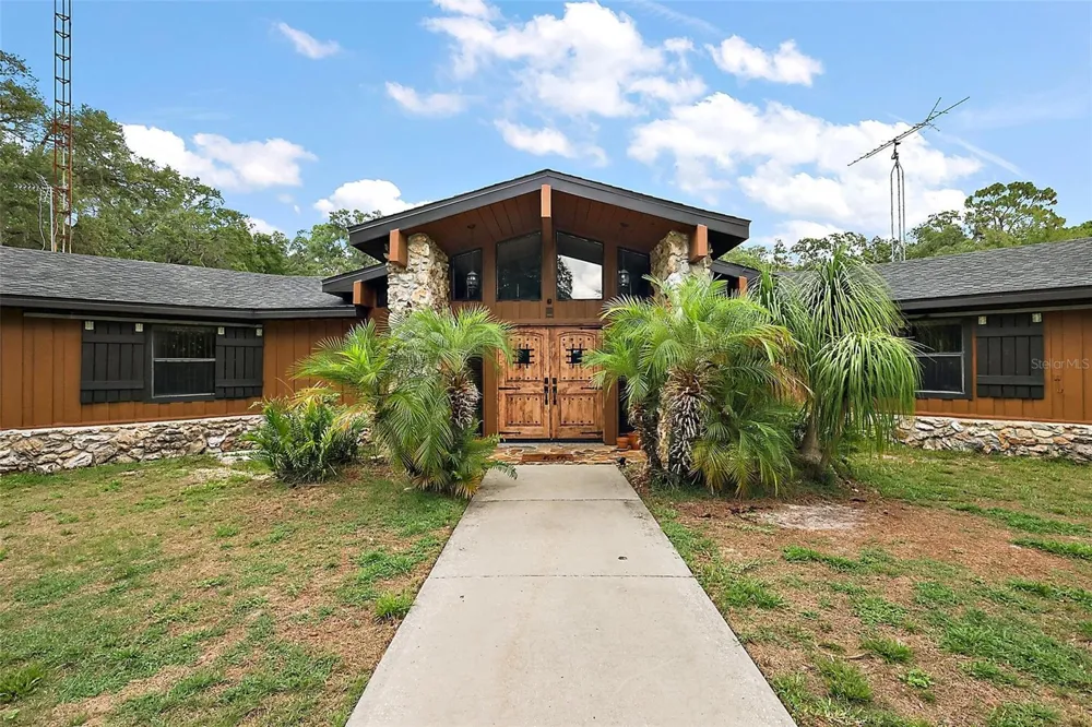 672 E BELT AVENUE Bushnell, FL 33513