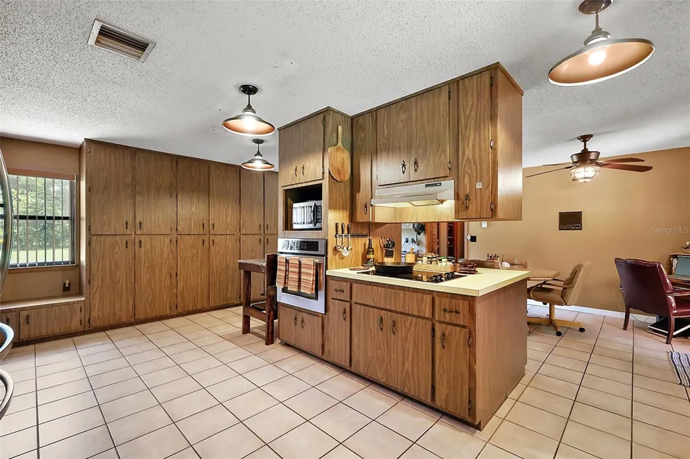 672 E BELT AVENUE Bushnell, FL 33513
