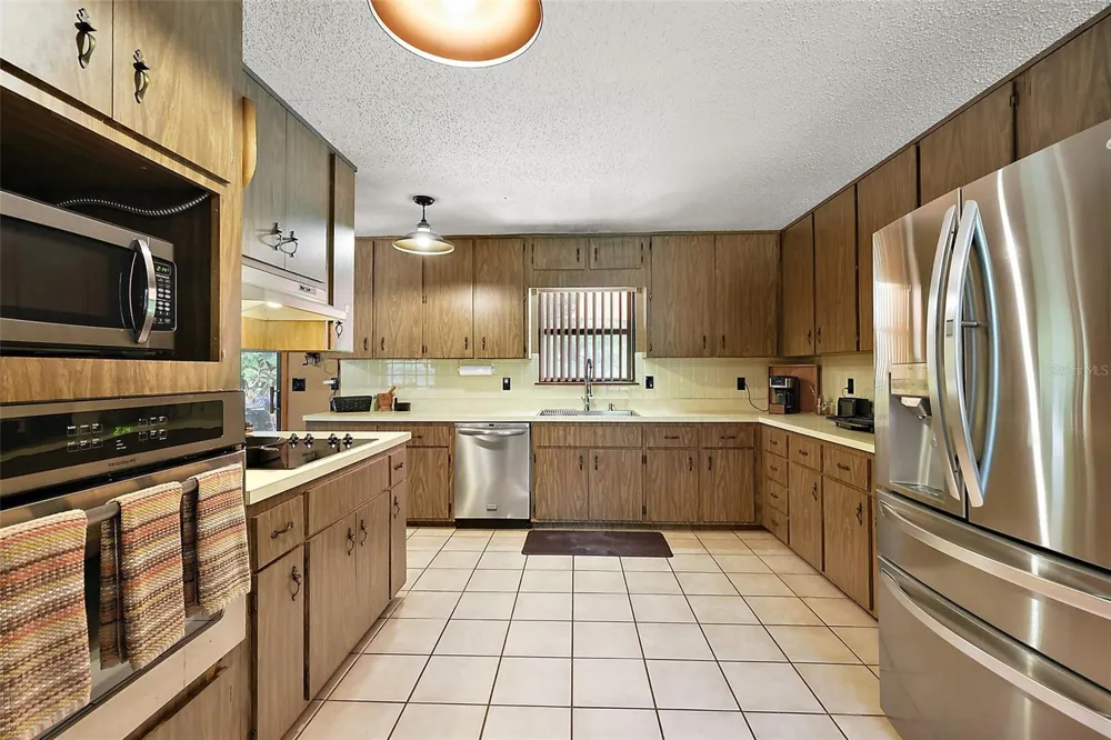 672 E BELT AVENUE Bushnell, FL 33513