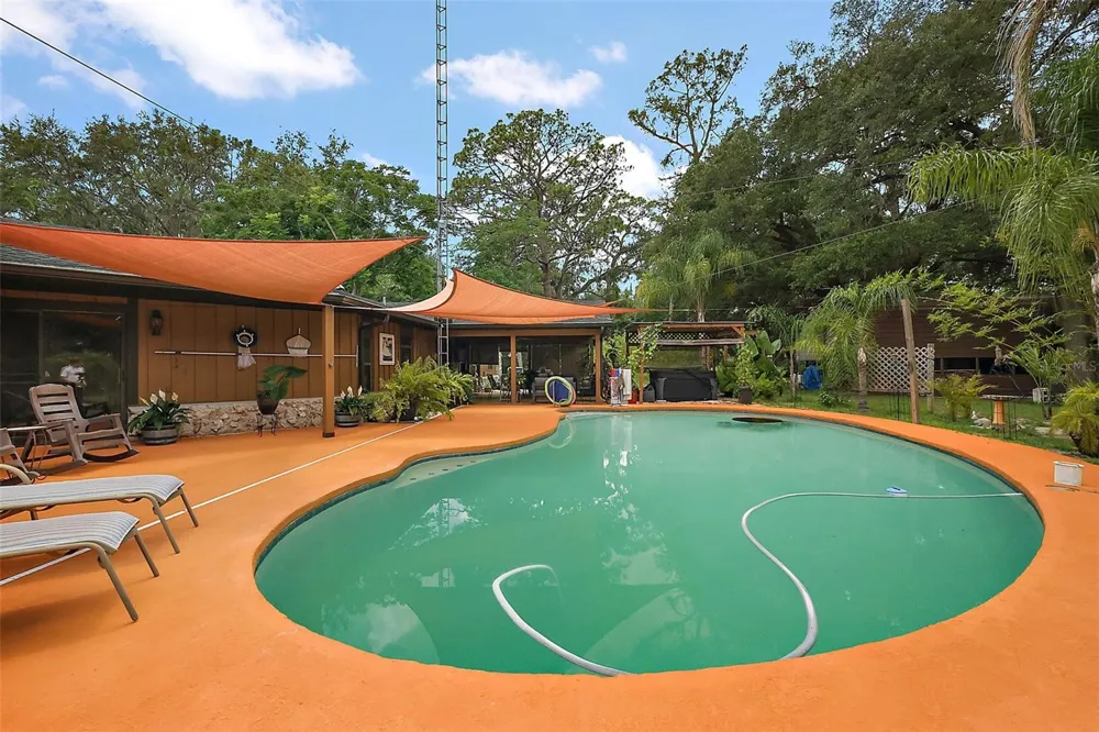 672 E BELT AVENUE Bushnell, FL 33513