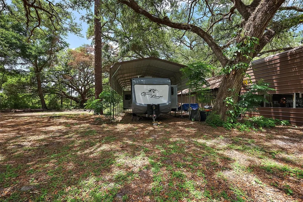 672 E BELT AVENUE Bushnell, FL 33513