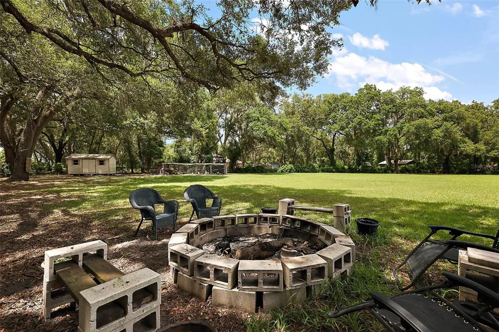 672 E BELT AVENUE Bushnell, FL 33513