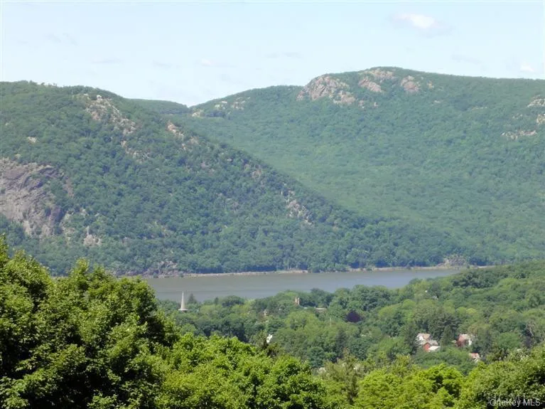 376 Lane Gate Road Cold Spring, NY 10516