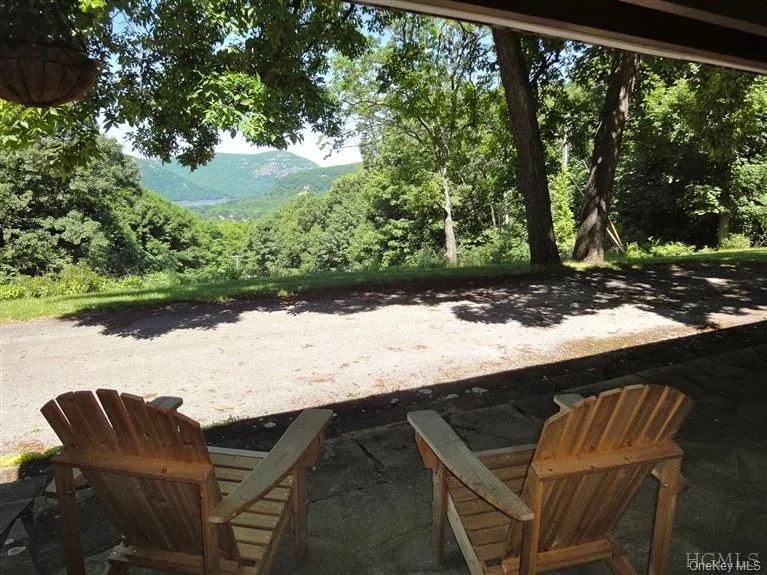 376 Lane Gate Road Cold Spring, NY 10516