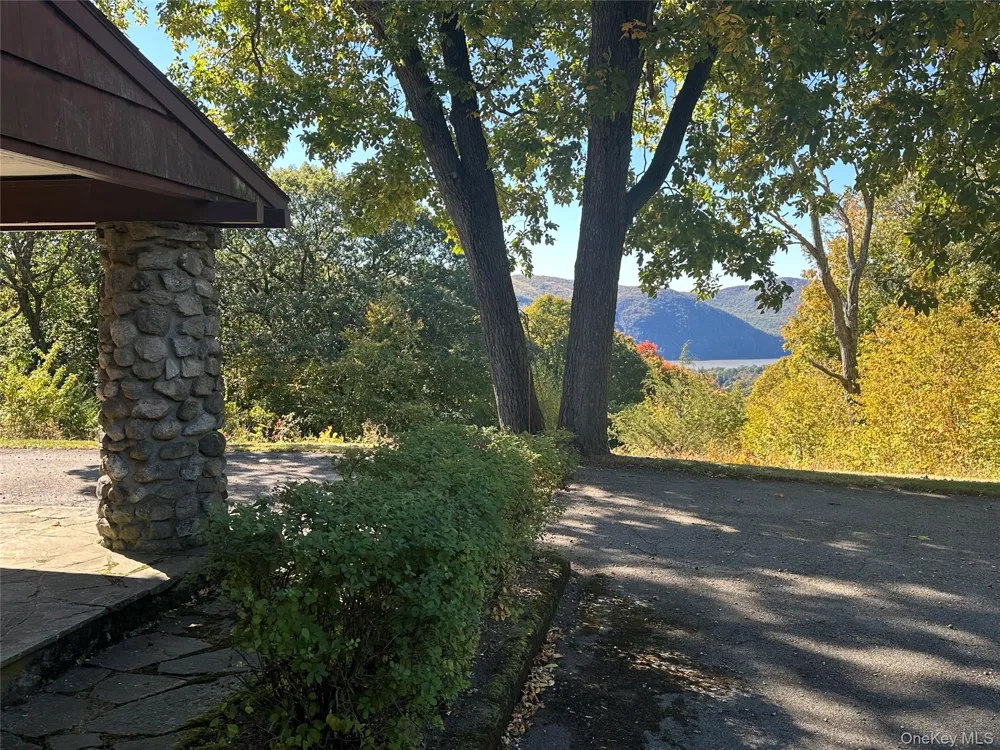 376 Lane Gate Road Cold Spring, NY 10516