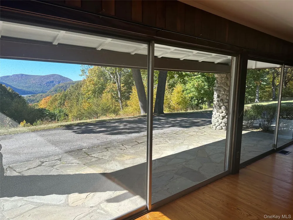 376 Lane Gate Road Cold Spring, NY 10516