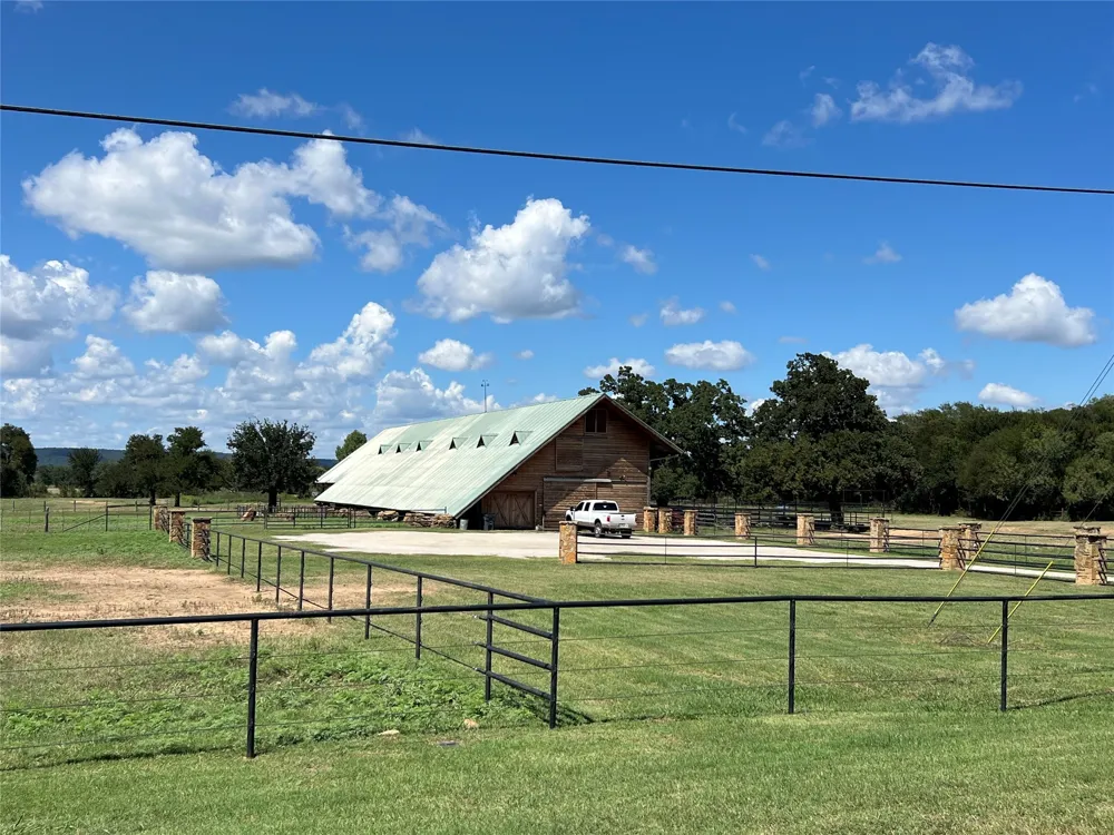 2266 Stagecoach Trail Gordon, TX 76453