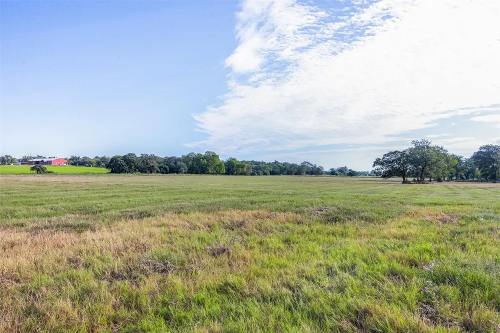 1463 County Road 324 Lincoln, TX 78948