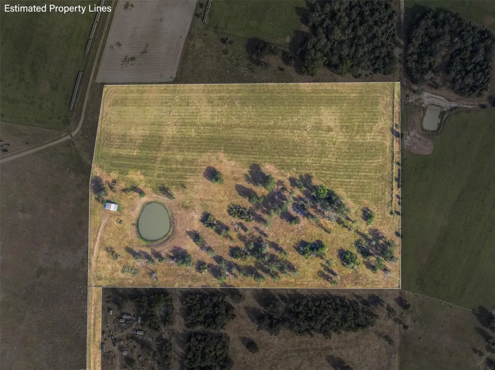 1463 County Road 324 Lincoln, TX 78948