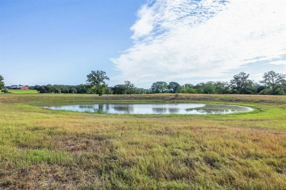 1463 County Road 324 Lincoln, TX 78948