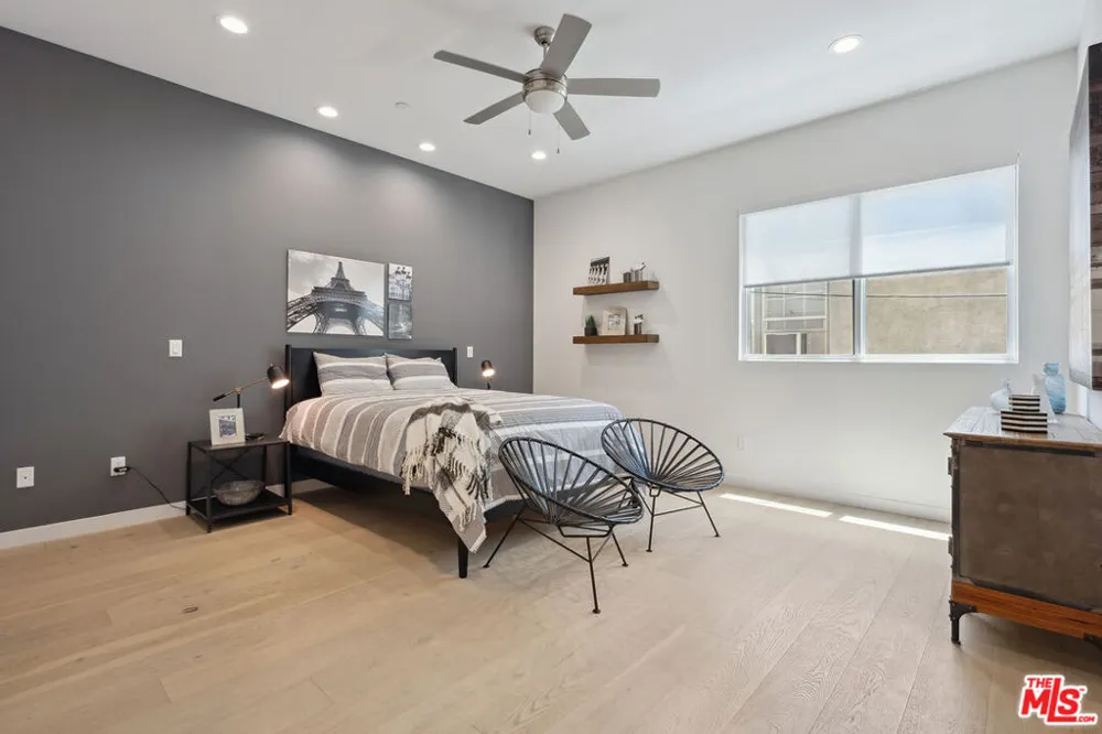 1746 Garfield Place #202 Los Angeles, CA 90028