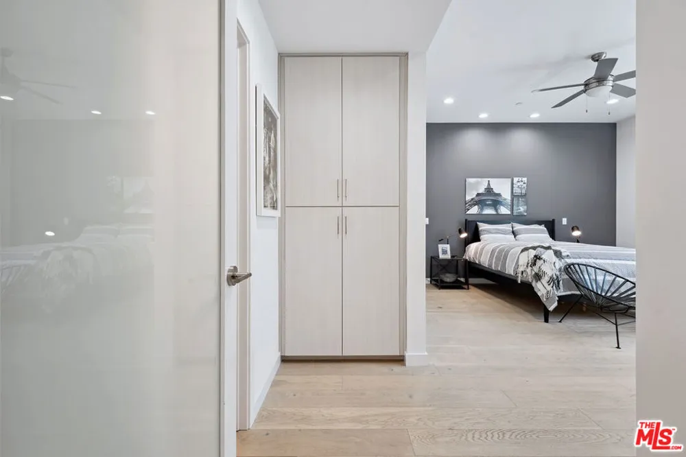 1746 Garfield Place #202 Los Angeles, CA 90028