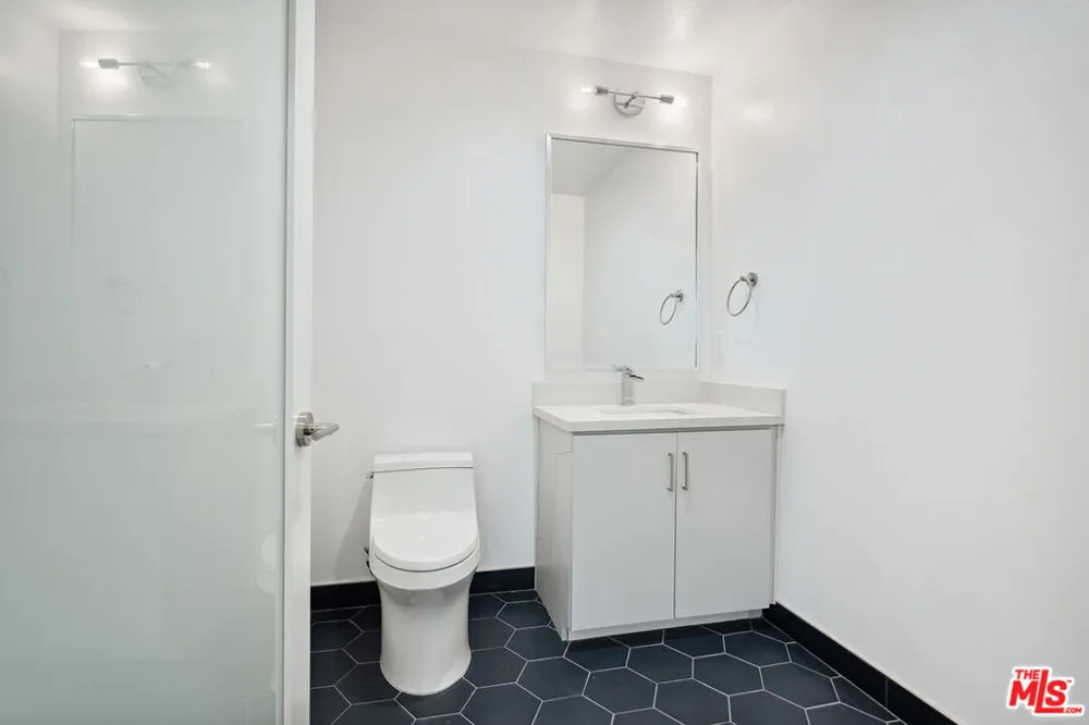 1746 Garfield Place #102 Los Angeles, CA 90028