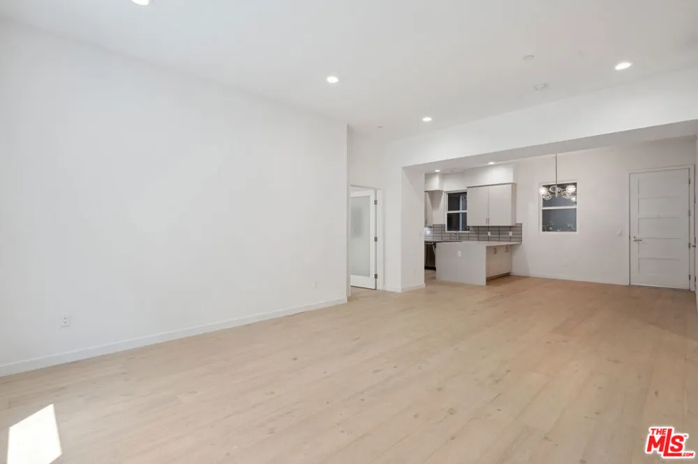 1746 Garfield Place #102 Los Angeles, CA 90028