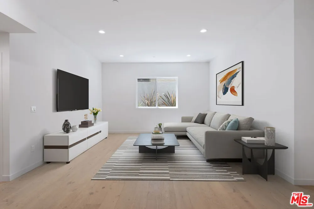 1746 Garfield Place #102 Los Angeles, CA 90028