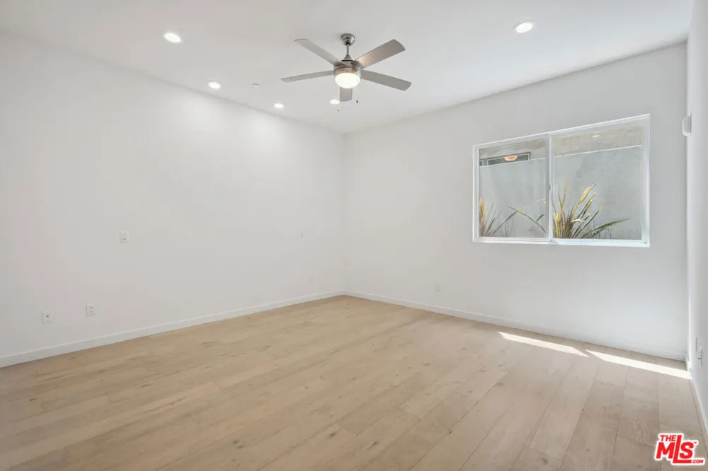 1746 Garfield Place #102 Los Angeles, CA 90028