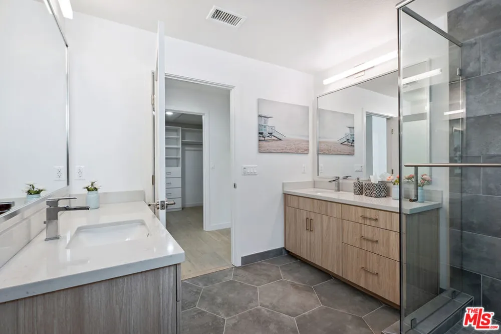 1746 Garfield Place #203 Los Angeles, CA 90028