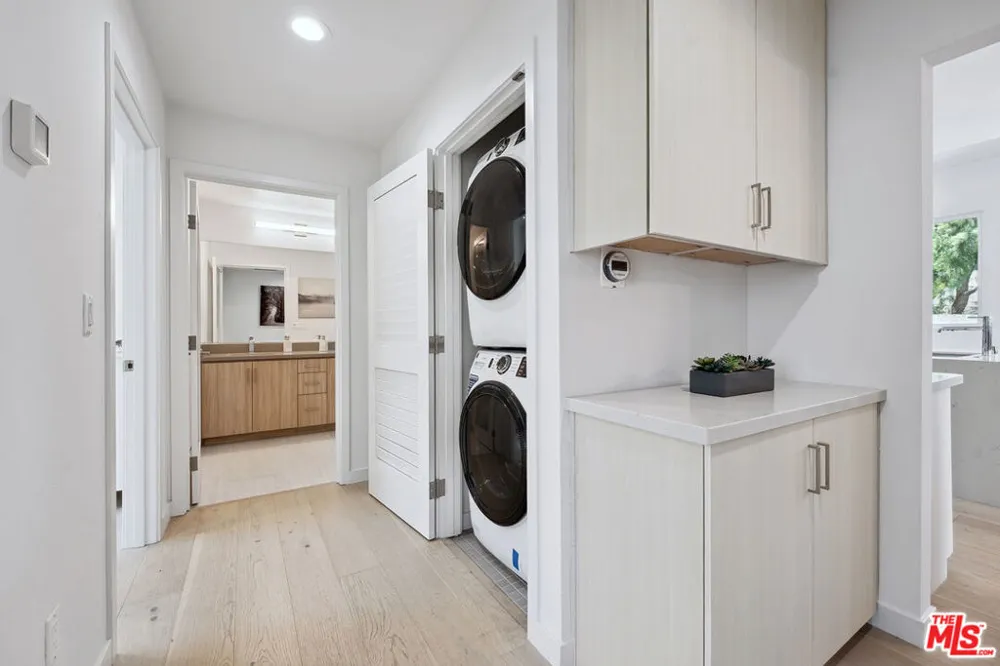 1746 Garfield Place #203 Los Angeles, CA 90028