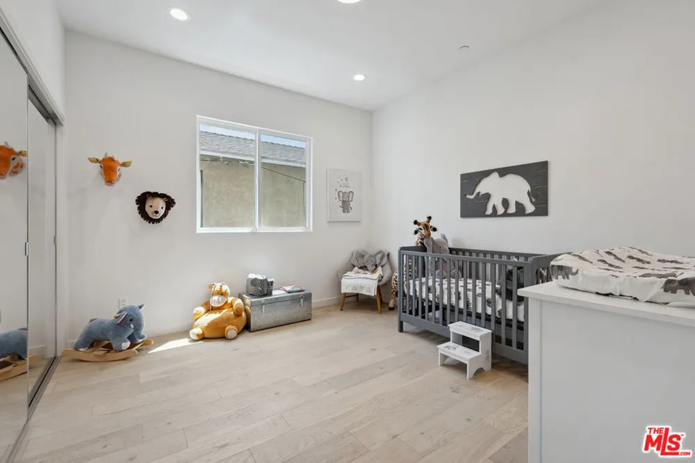 1746 Garfield Place #203 Los Angeles, CA 90028