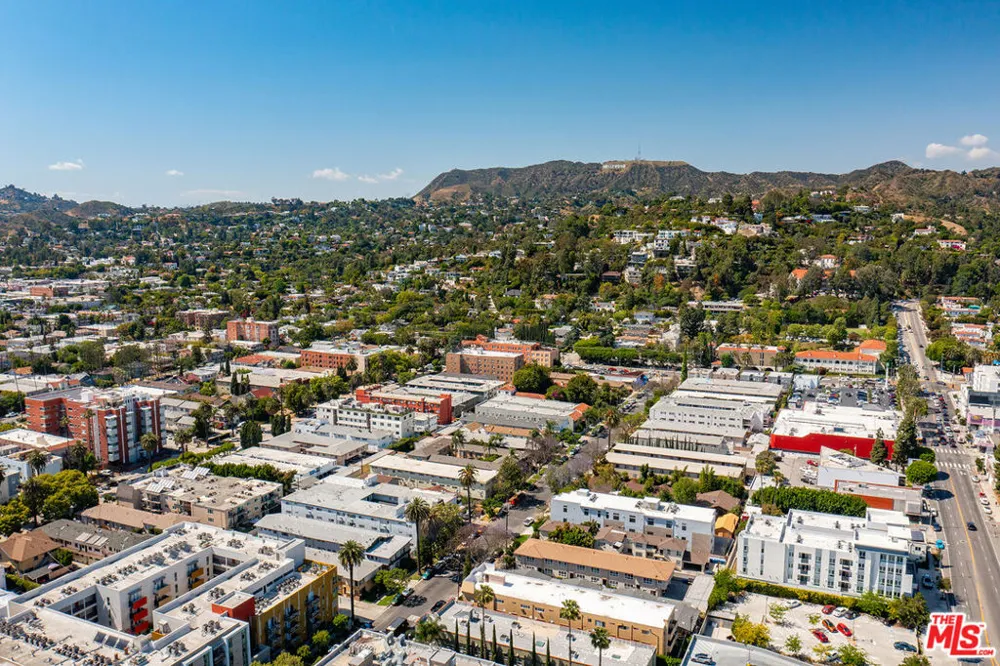 1746 Garfield Place #203 Los Angeles, CA 90028