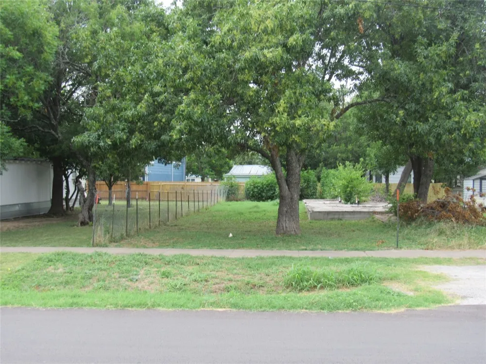 210 E Carrie Manor Road Manor, TX 78653