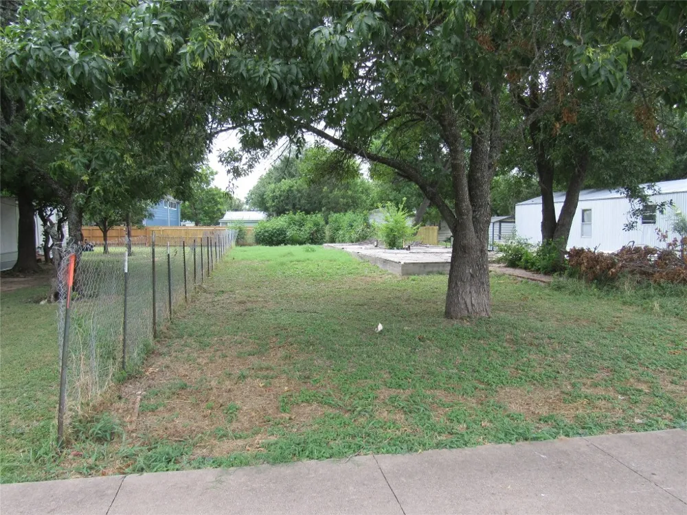 210 E Carrie Manor Road Manor, TX 78653