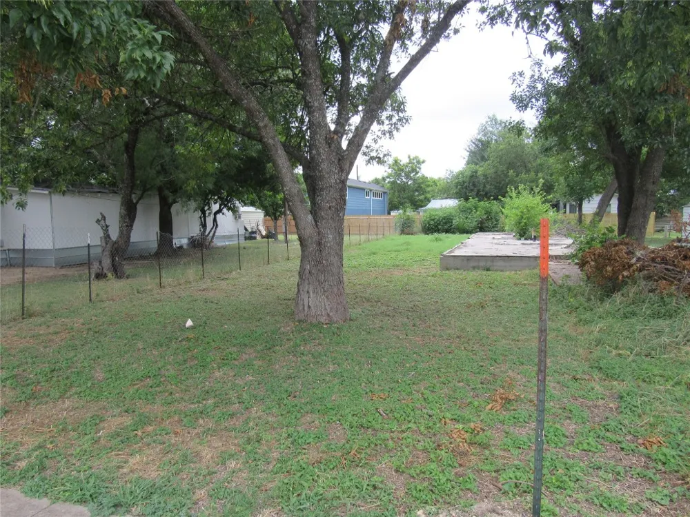 210 E Carrie Manor Road Manor, TX 78653