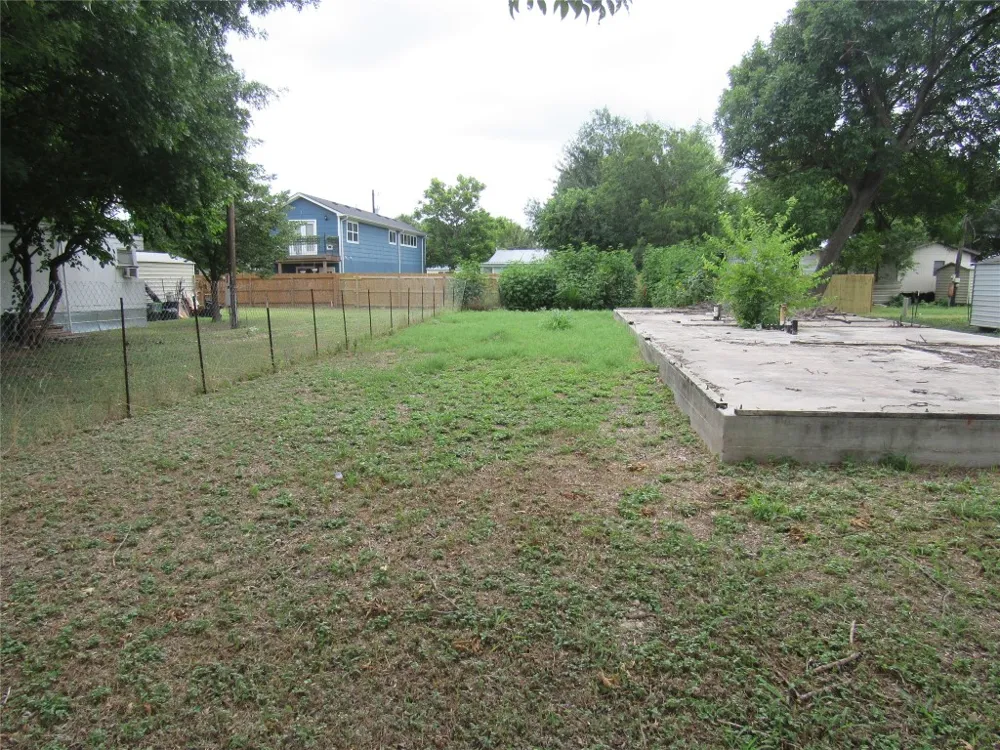 210 E Carrie Manor Road Manor, TX 78653