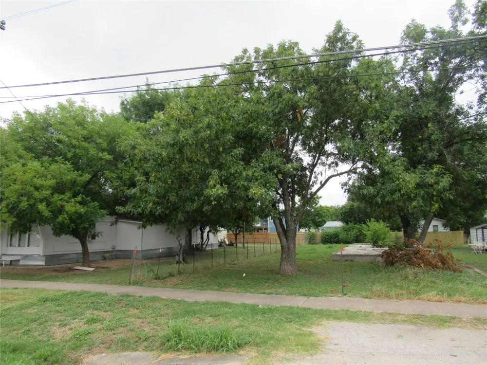 210 E Carrie Manor Road Manor, TX 78653