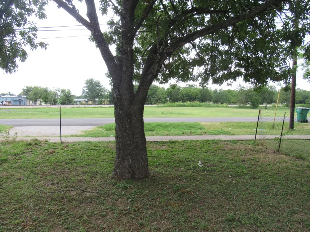 210 E Carrie Manor Road Manor, TX 78653