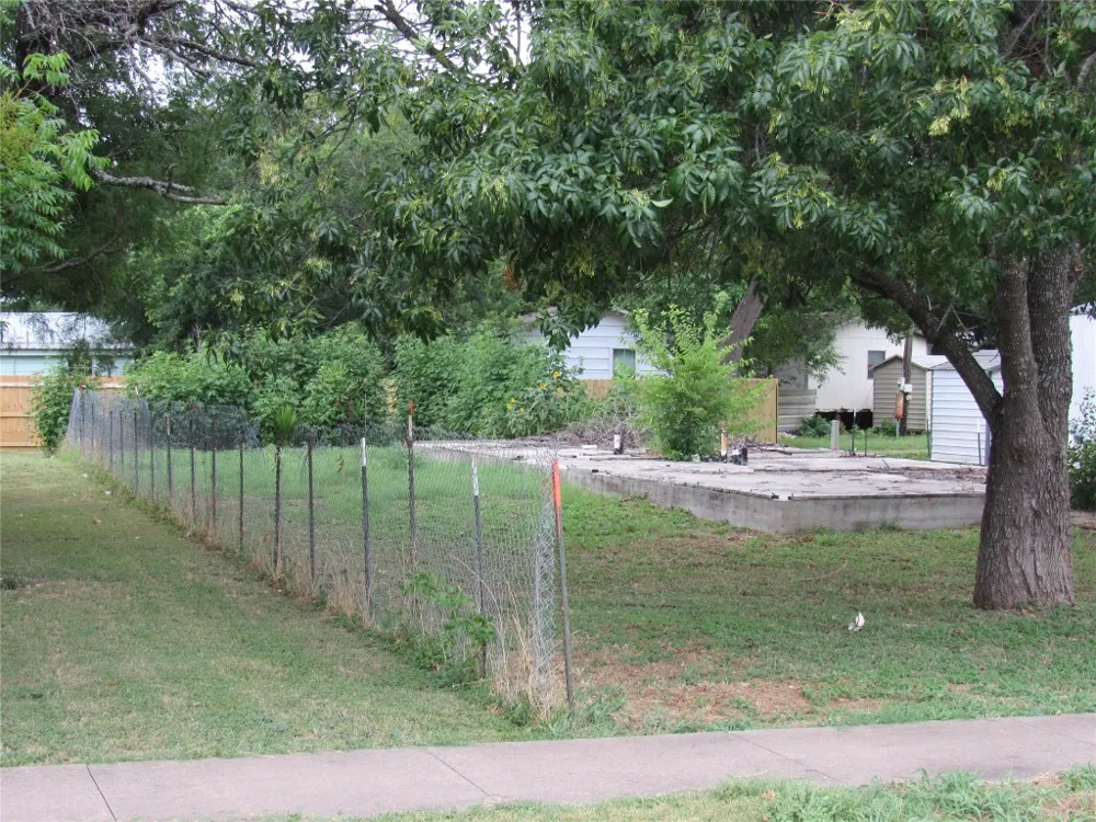 210 E Carrie Manor Road Manor, TX 78653