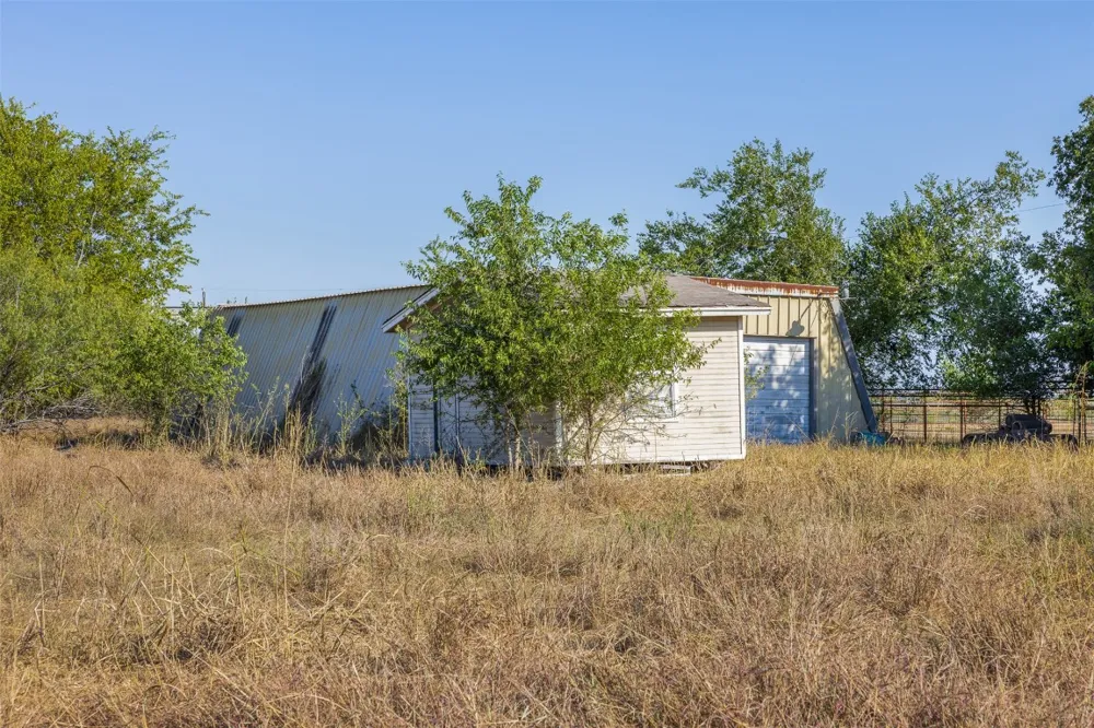 15350 San Marcos Highway Martindale, TX 78655