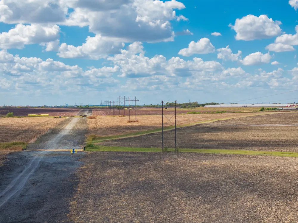 Wells Lane Manor, TX 78653