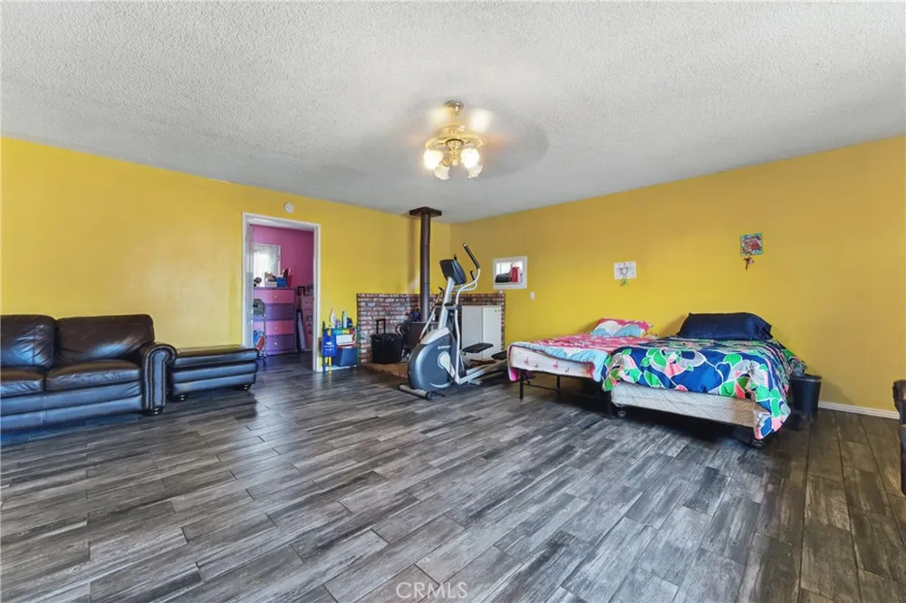 8806 E Avenue T14 Littlerock, CA 93543